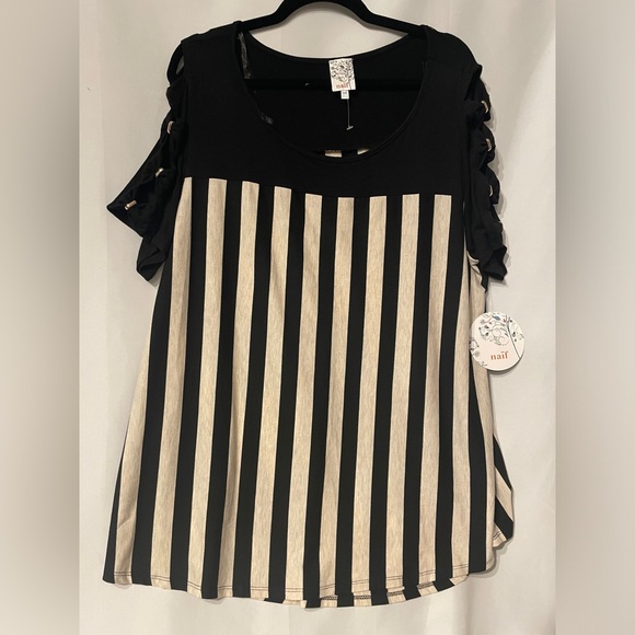 Naif Short Sleeve Beaded Bow Top Women's 2x Black & Cream Striped NWT - Picture 5 of 7